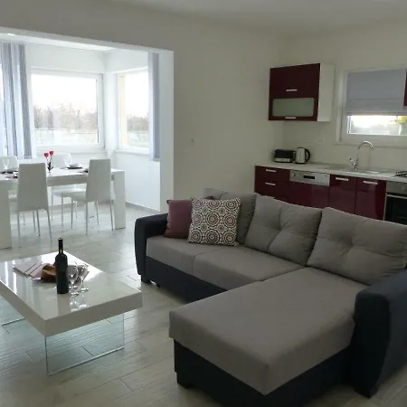 アパート Danica ボドニャン